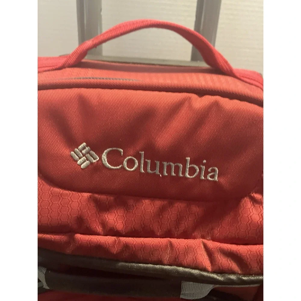 NWOT Columbia Pack and Go Travel Rolling Upright Suitcase RED Active Lifestyle